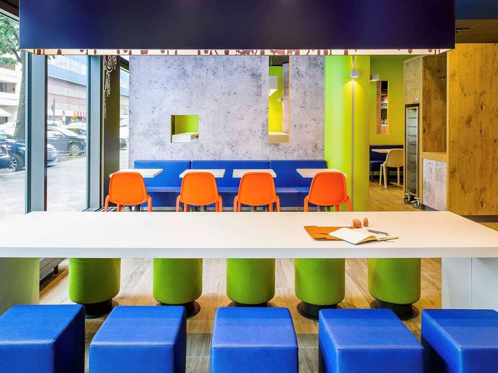 Ibis Budget Lyon Est Beynost Restaurace fotografie